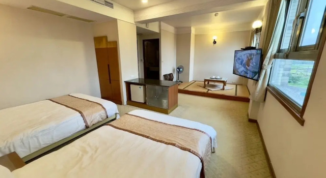 Четырёхместный семейный номер Standard Tian Long Hotel
