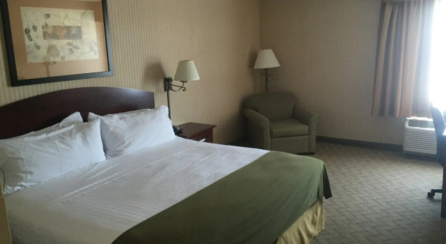 Двухместный номер Standard Spark By Hilton Lansing