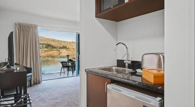 Alpine Lakeside Studio, Забронировать Отель Куинстаун 