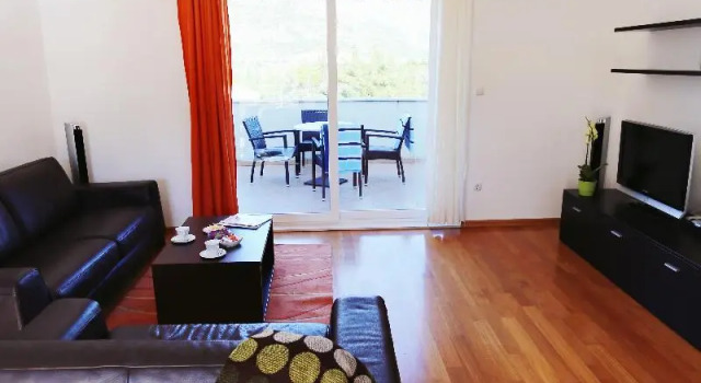 Апартаменты c 1 комнатой с балконом Pervanovo Apartments with Free Parking