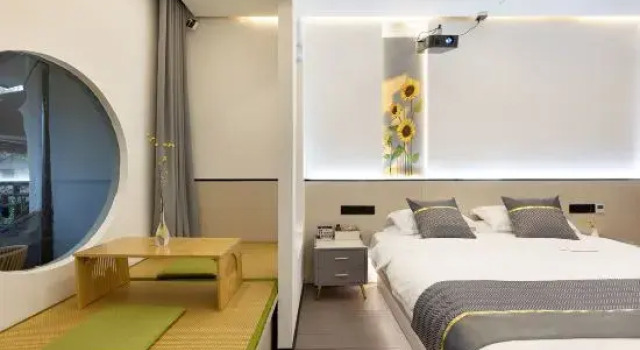 Люкс с 2 комнатами с балконом и с видом на реку Xitang Yuting Linhe Boutique Homestay