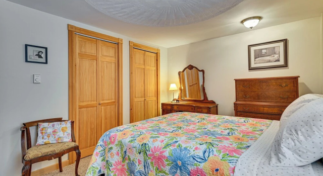 Апартаменты c 1 комнатой Pet-friendly Boonville Apt w/ Deck on Main Street!