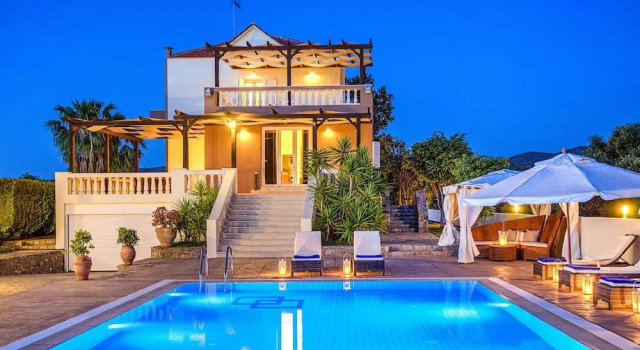 Вилла Spacious Villa with Private Pool & Outside Bar near Sea in Sisi