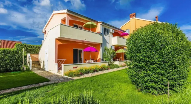 Apartment in Nin Near Beach & Pool