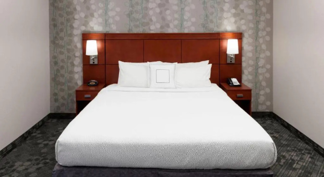 Полулюкс с балконом Courtyard by Marriott Franklin Cool Springs