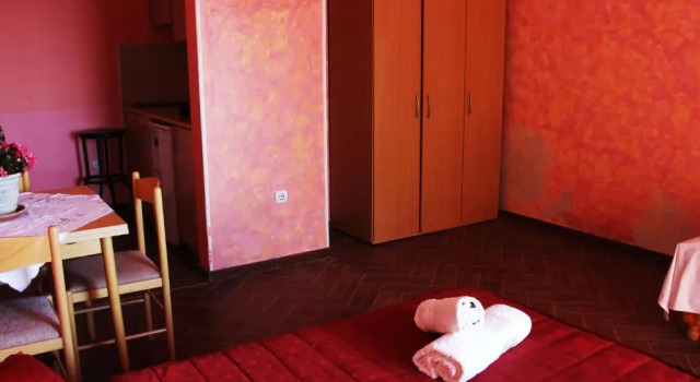 Апартаменты c 1 комнатой с балконом Alvanita Apartments