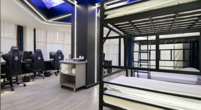 Кровать в общем номере FengChaoLe esports hotel