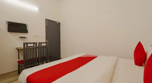 SPOT ON 72917 Hotel Simna Palace, Забронировать Отель Отели штата Махараштры 3 звезды, 3*