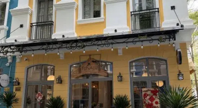 Четырёхместный люкс Tunalu Hotel & Apartment