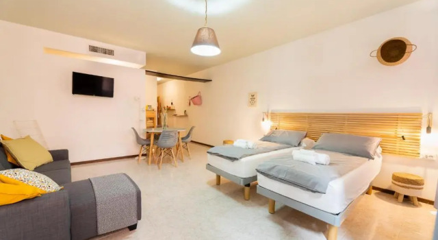 Студия MAMA Apartments