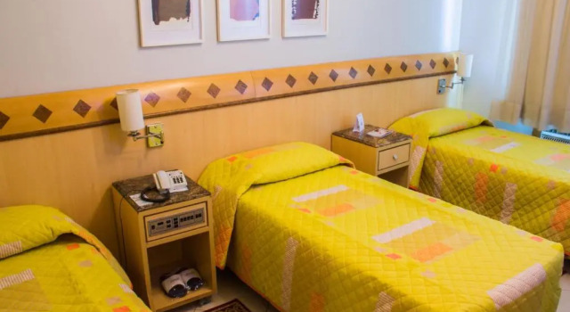 Трёхместный номер Standard LOpera Hotel