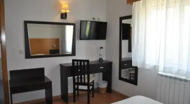Hotel Covilhã Jardim, Забронировать Отель Отели Ковильян с парковкой, рядом с University of Beira Interior, Парковка