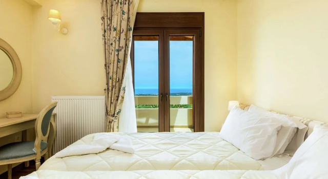 Villa with Private Pool near Sea & Arkadi Monastery on NW Coast, Забронировать Вилла Коттеджи Центрального Крита, Коттедж