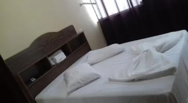 Hotel Mourao, Забронировать Отель Гуаньяйнс Минас-Жерайс