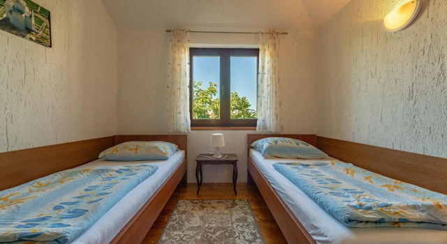 Amazing Apartment in Nin With 2 Bedrooms and Wifi, Đặt Căn hộ Nin Zadar County