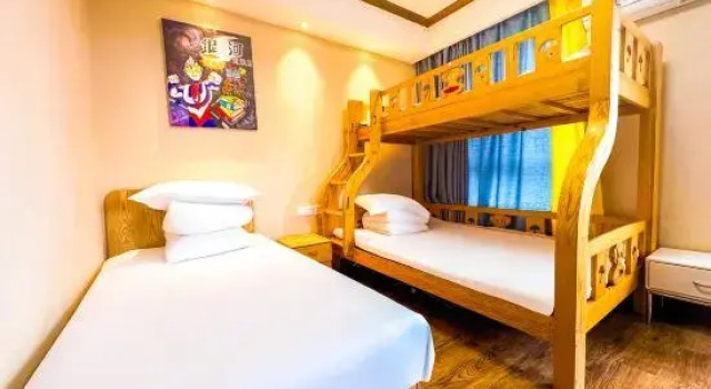 Двухместный люкс Premium с 2 комнатами Xuelu Zhenxuan Qingshan Homestay