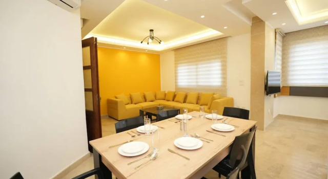 The Yellow Apartment Badaro 3 Bdrm 24 7 Electric, Prenota Appartamento Hotel a Greater Beirut con parcheggio, Parcheggio