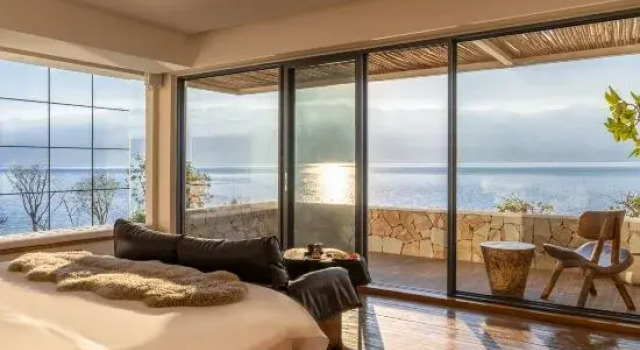 Четырёхместный семейный люкс с 2 комнатами с видом на море Tinghuatang Seaview Garden Meisu Hotel (Dali Erhai Tianjing)