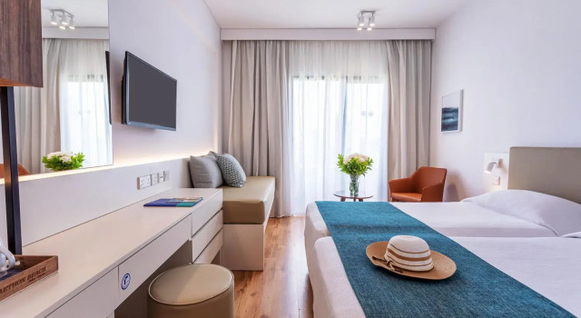 Семейный номер Standard с 2 комнатами Louis Phaethon Beach