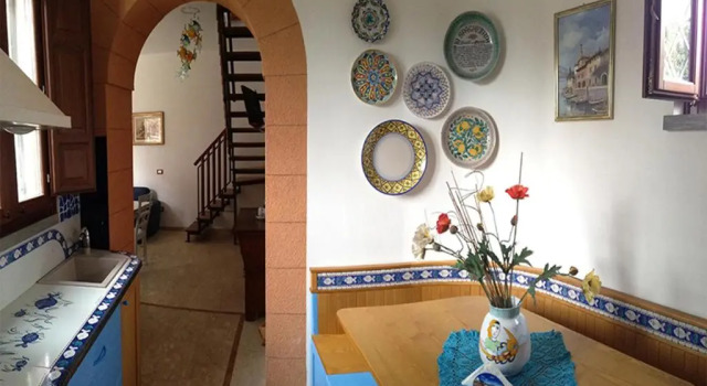 Коттедж с 3 комнатами CASA CON VERANDA SUL MARE e A 4 MINUTI A PIEDI DALLA SPIAGGIA