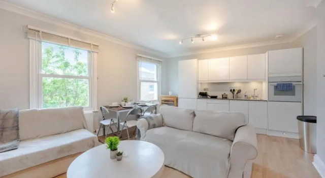 Cosy 2 Bed in Kensington Olympia