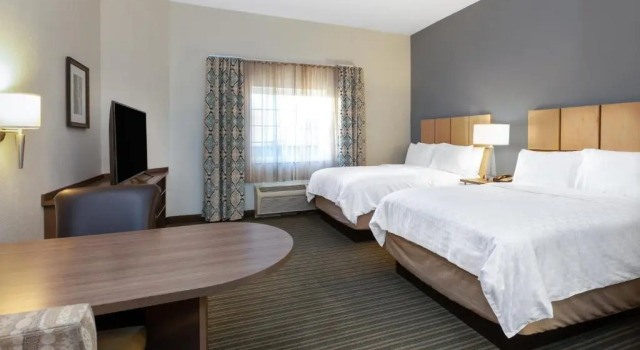 Четырёхместный люкс Candlewood Suites-West Springfield by IHG