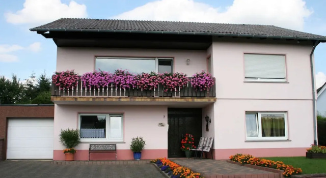 Апартаменты Cozy Apartment in Strotzbüsch near Eifel Center