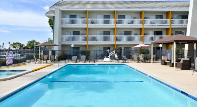 Номер Standard с видом на бассейн Dana Point Marina Inn
