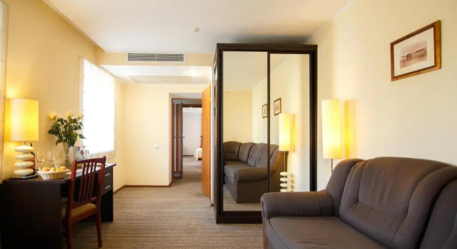 Suite Optima Kropyvnytskyi Hotel
