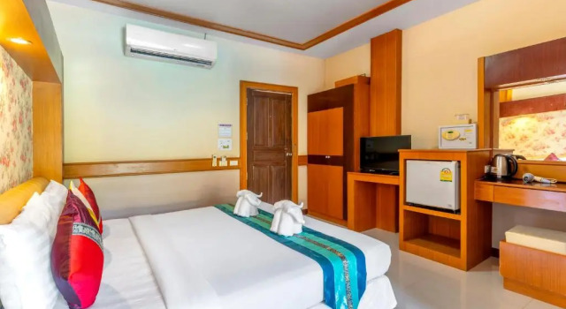 Двухместный номер Superior с видом на бассейн Coconut Beach Resort, Koh Chang