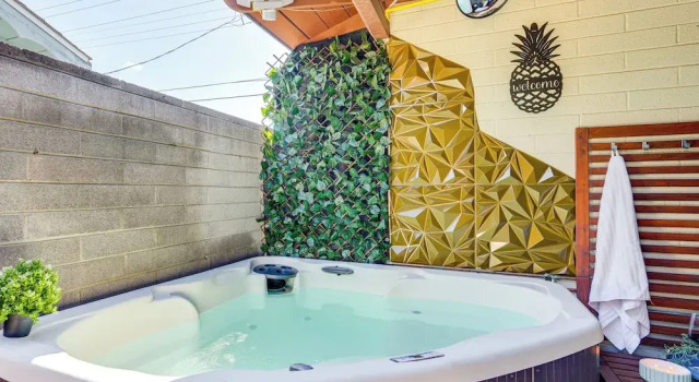 Апартаменты 2 Mi to Asu: Studio w/ Private Hot Tub in Tempe