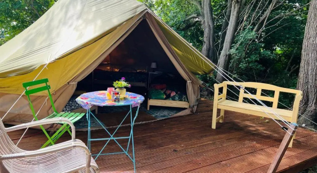 Кровать в общем номере (женский номер) Glamping De Helleborus