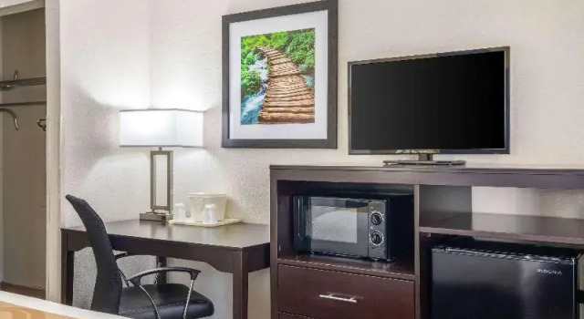Двухместный номер Standard с балконом Quality Inn West Fort Worth