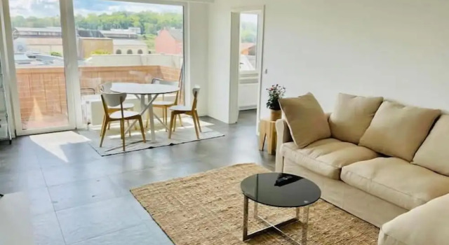Large 1 bedroom with Terrace & Parking
