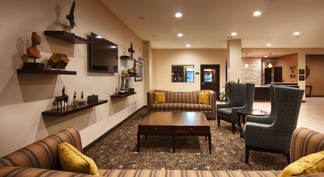 Best Western Lindsay Inn & Suites, Buchen Sie Hotel Hotels & Unterkünfte in Lindsay, Hotel