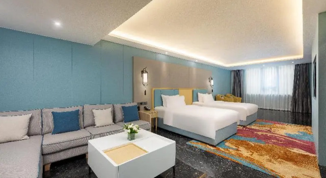 Двухместный номер Standard с видом на горы Holiday Inn Express Zhuhai Guishan Island by IHG