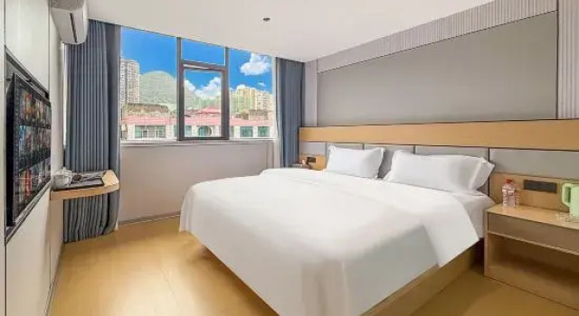 Jintai Hotel (Liupanshui High-Speed Railway Station), Rezerwuj Hotel Hotele w Guizhou z parkingiem, Parking