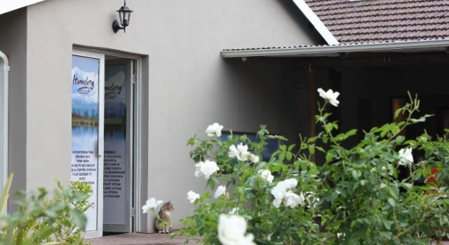 The Itumeleng Guest House, Забронировать Гостевой дом Отели Бергвилль с парковкой, Парковка