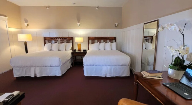 Четырёхместный семейный номер Standard Цокольный этаж Butterfly Grove Inn