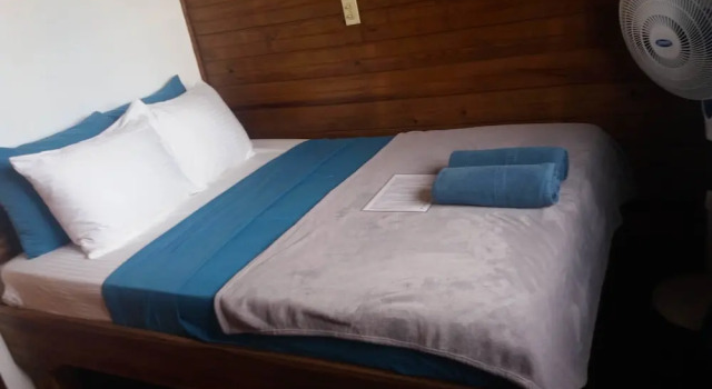 Standard Doppel Zimmer 1 Schlafzimmer mit eingeschränktem Meerblick Barrbra BnB Over The Sea