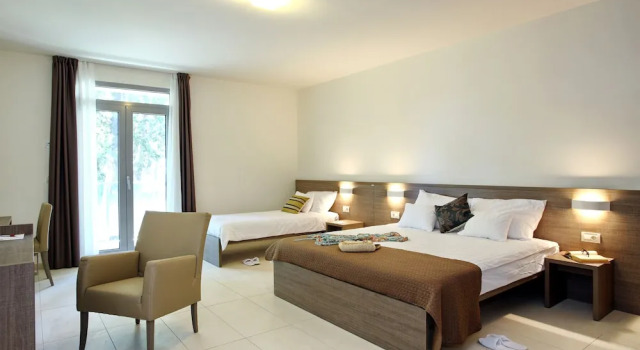 Семейный номер Standard с красивым видом из окна Crvena Luka Resort