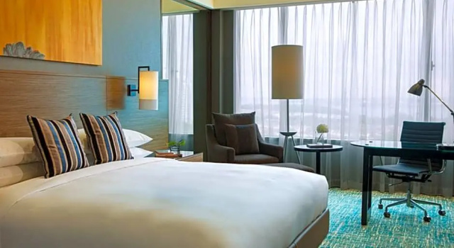 Номер Deluxe Renaissance Johor Bahru Hotel