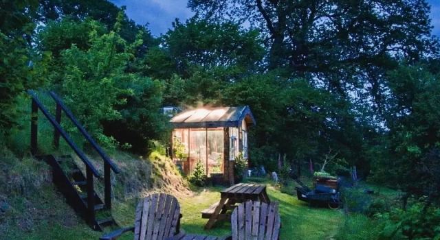 Коттедж Hapus Yurt - Two Beautiful Yurts and Barn Cottage