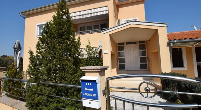 Modern Apartment in Pula With Swimming Pool