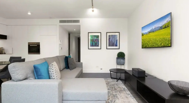 Modern 1-bed With Balcony in Surry Hills, Забронировать Апартаменты/квартира Сидней Sydney Region, рядом с Театр Капитоль