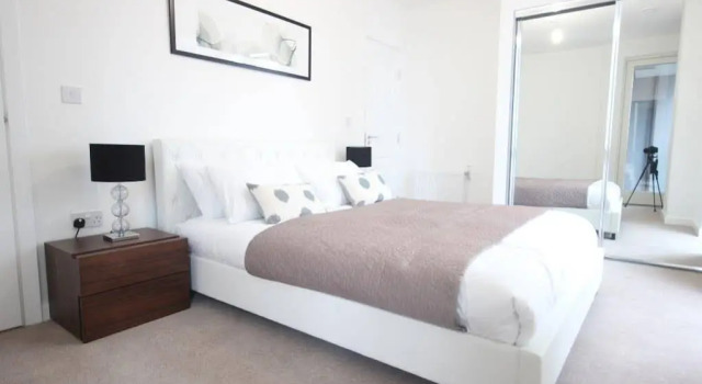 The O2 Waterfront Apartments, Забронировать Апартаменты/квартира Отели Лондона с завтраком, рядом с Здание The Crystal, Завтраки