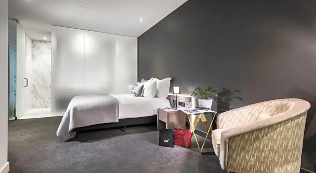 Двухместный люкс с видом на внутренний двор The Melbourne Hotel