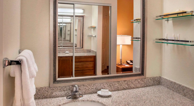 Двухместный люкс c 1 комнатой Sonesta ES Suites Allentown Bethlehem Airport