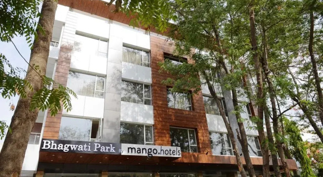 Hotel Bhagwati Park, Забронировать Отель Отели штата Махараштры 3 звезды, 3*