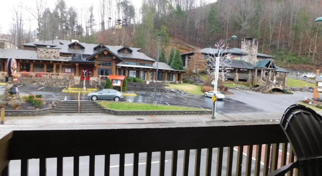 Двухместный номер Deluxe с балконом Days Inn & Suites by Wyndham Downtown Gatlinburg Parkway
